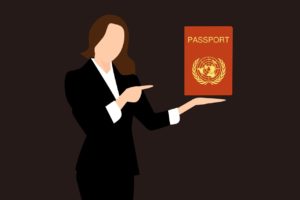 אישה ודרכון