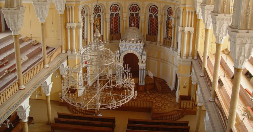 האם ארון הקודש יתאים לסגנון בית הכנסת